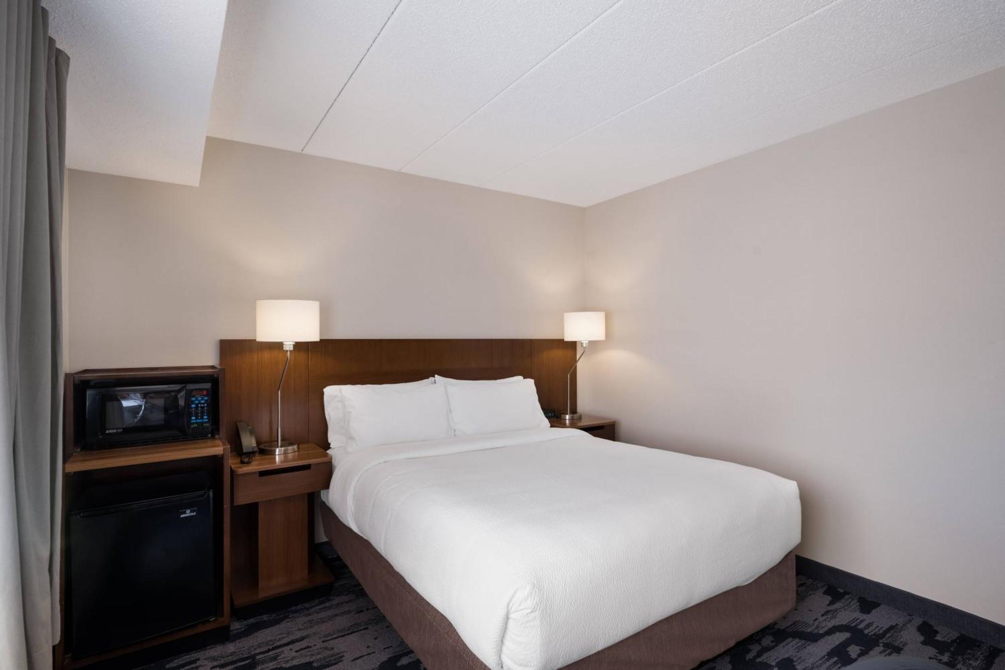 Fairfield Inn By Marriott Amesbury Exteriör bild