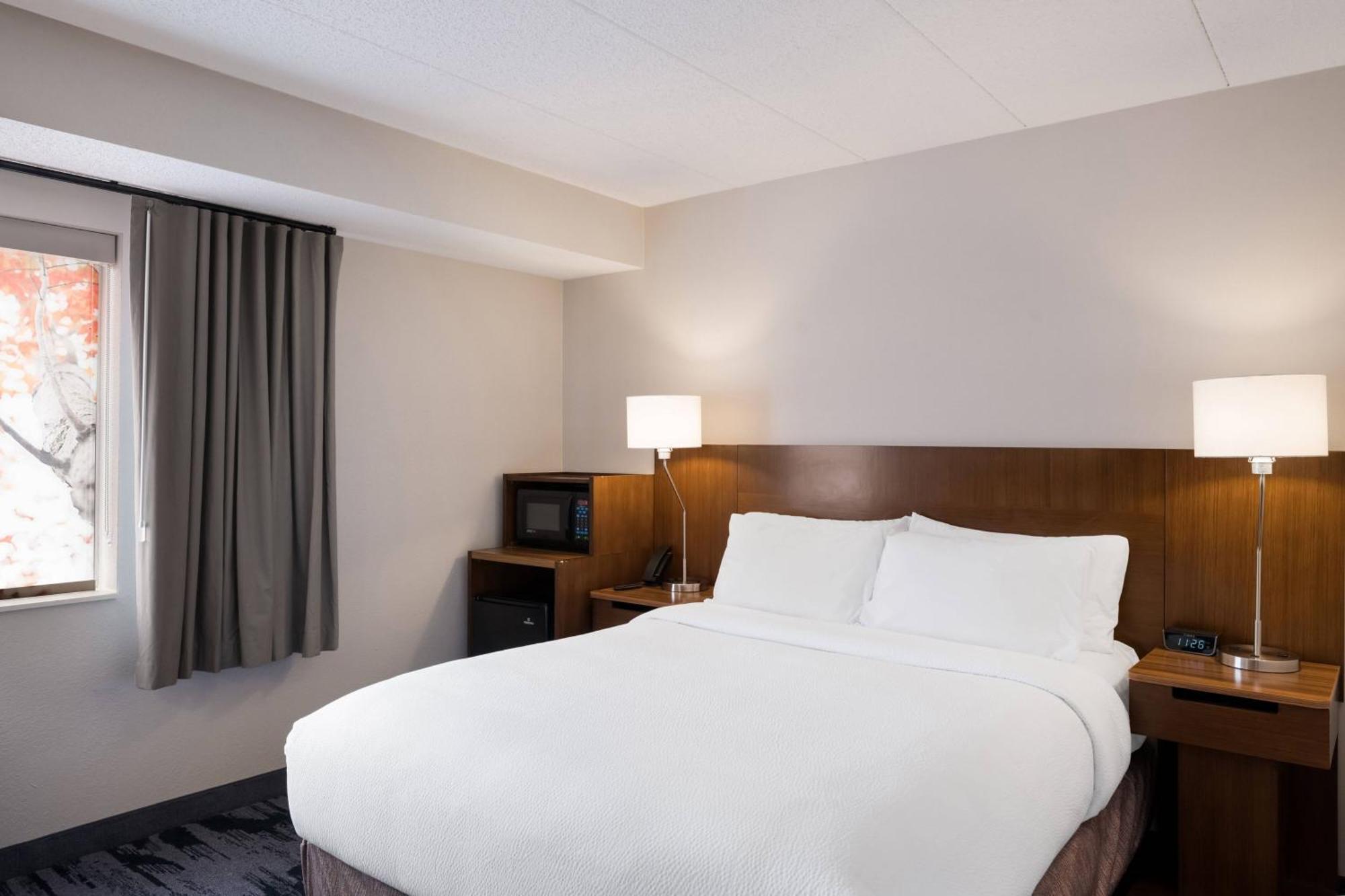 Fairfield Inn By Marriott Amesbury Exteriör bild